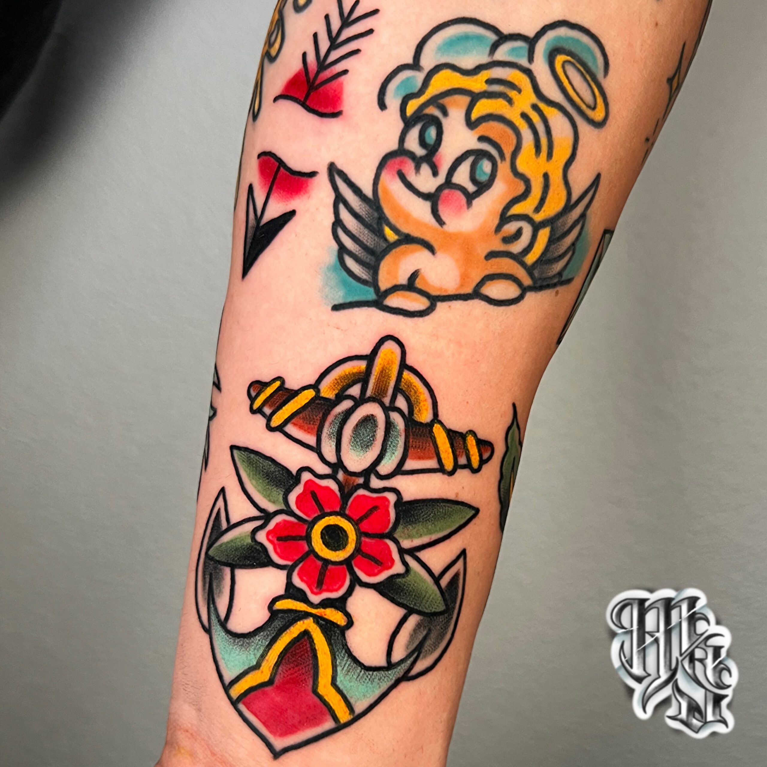 tatuajes tradicionales ancla, a todo color, realizado en madrid, vallecas